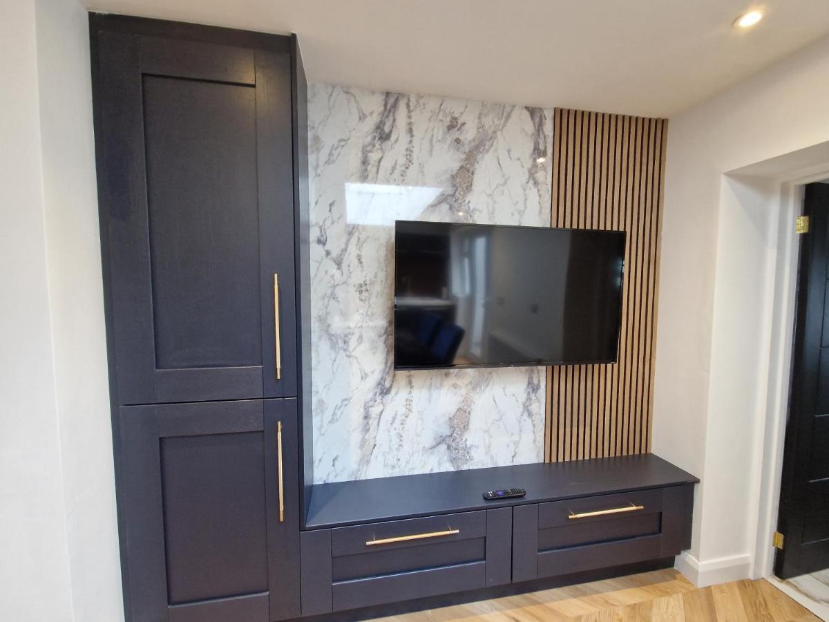 3 Bedroom Stylish Home Merthyr Мертір-Тідвіл Екстер'єр фото