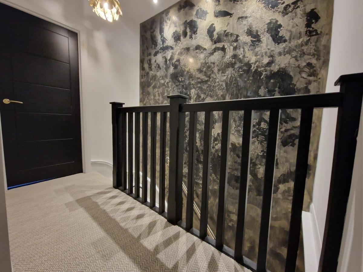 3 Bedroom Stylish Home Merthyr Мертір-Тідвіл Екстер'єр фото
